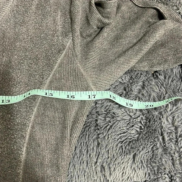 2/15 Long sleeve tee by BKE - Picture 8 of 8